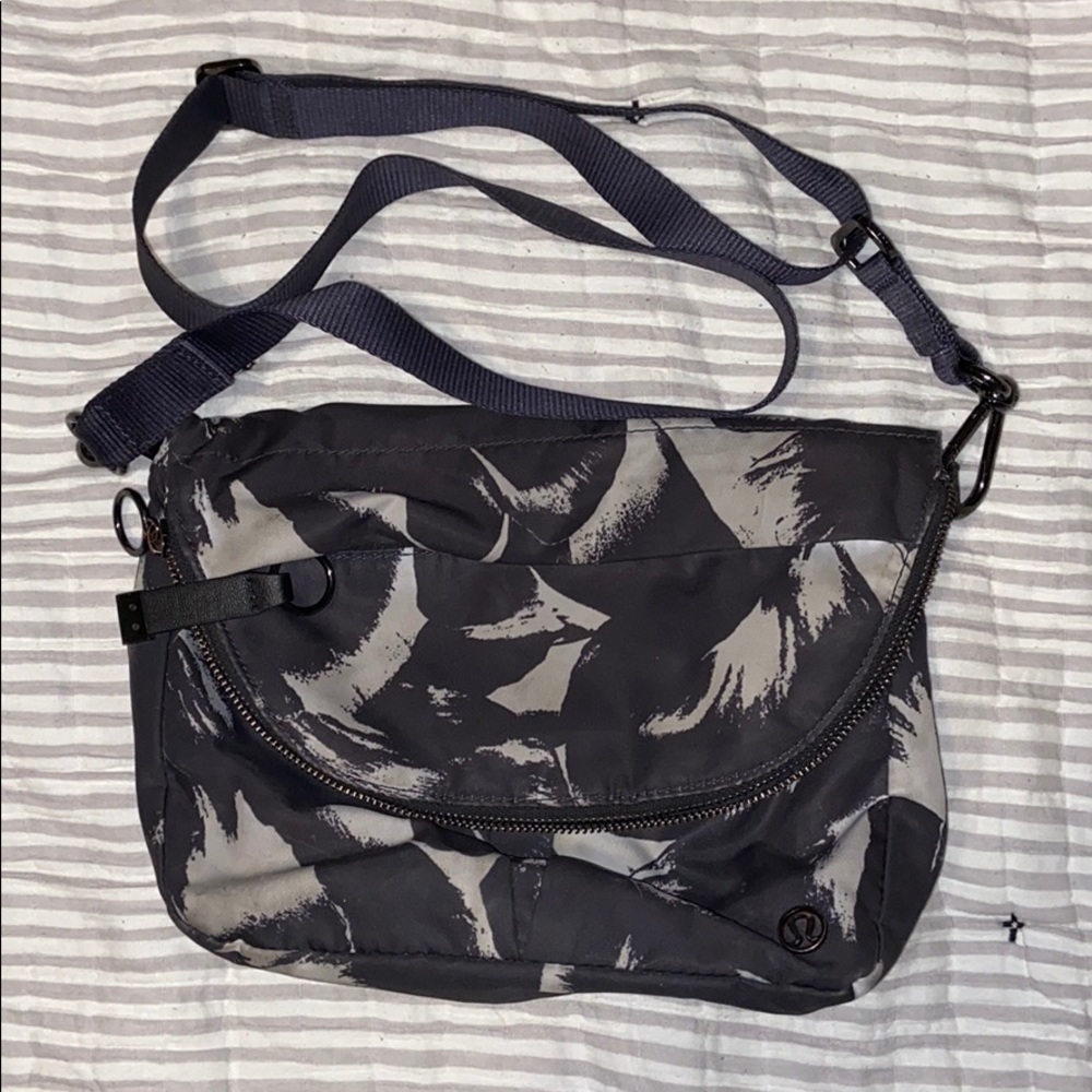 Lululemon All Night Festival Bag